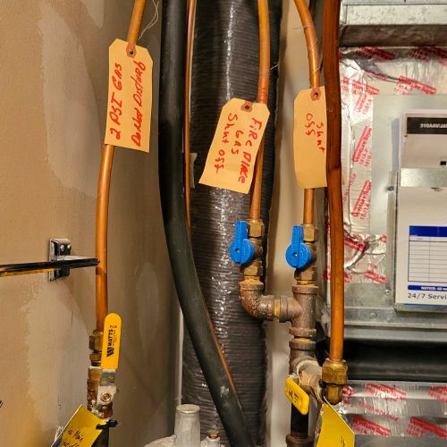 Gas lines with tags